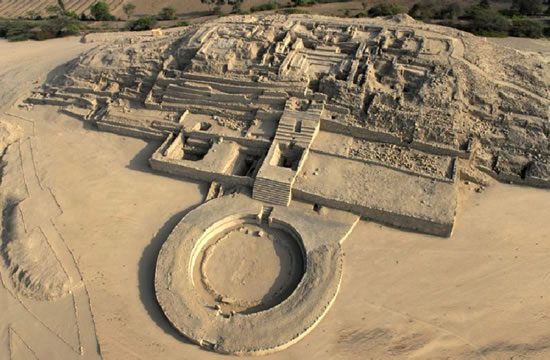Excursión de 1 día a Las Ruinas de Caral <span>1 día<br>completo</span>